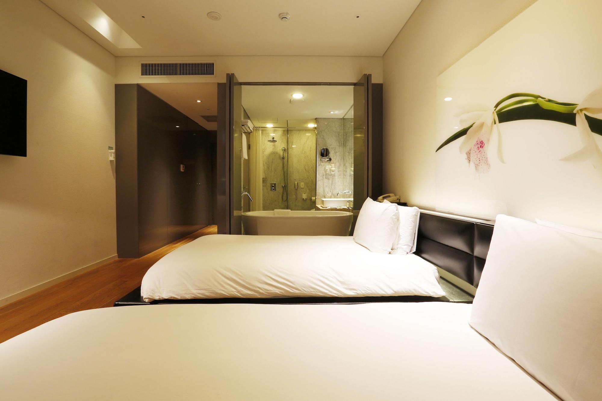 酒店 Grand Mercure Ambassador 4*