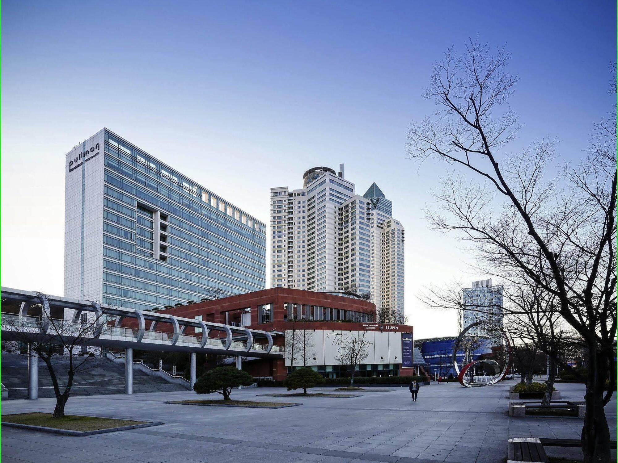 Grand Mercure Ambassador Hotel 4*